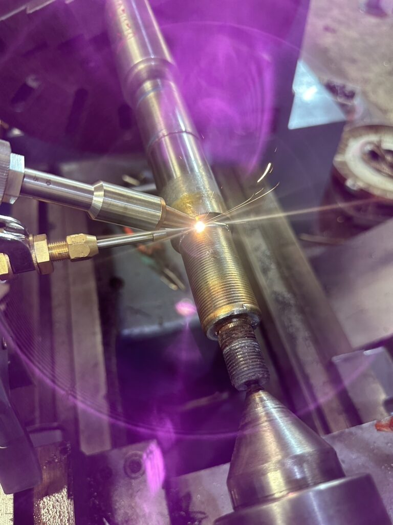 "บริษัท ฟิวเจอร์เทค อิเล็คทริค จำกัด ให้บริการงานเชื่อมเลเซอร์ (Laser Welding) และงานปรับปรุงผิวชิ้นงานอุตสาหกรรม (Surface Technology) ที่ได้มาตรฐานสากล เพื่อยืดอายุการใช้งานของเครื่องจักรกล"